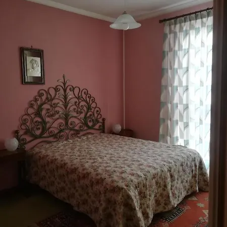 Ollasio18 Apartman *